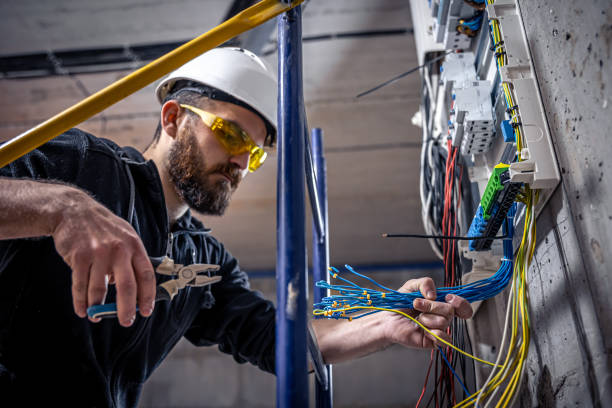 Best Licensed Electrician  in Spanish Lake, MO